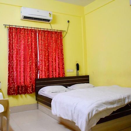 Capital O Kabita Guest House Near Acropolis Mall Calcutta Exteriör bild