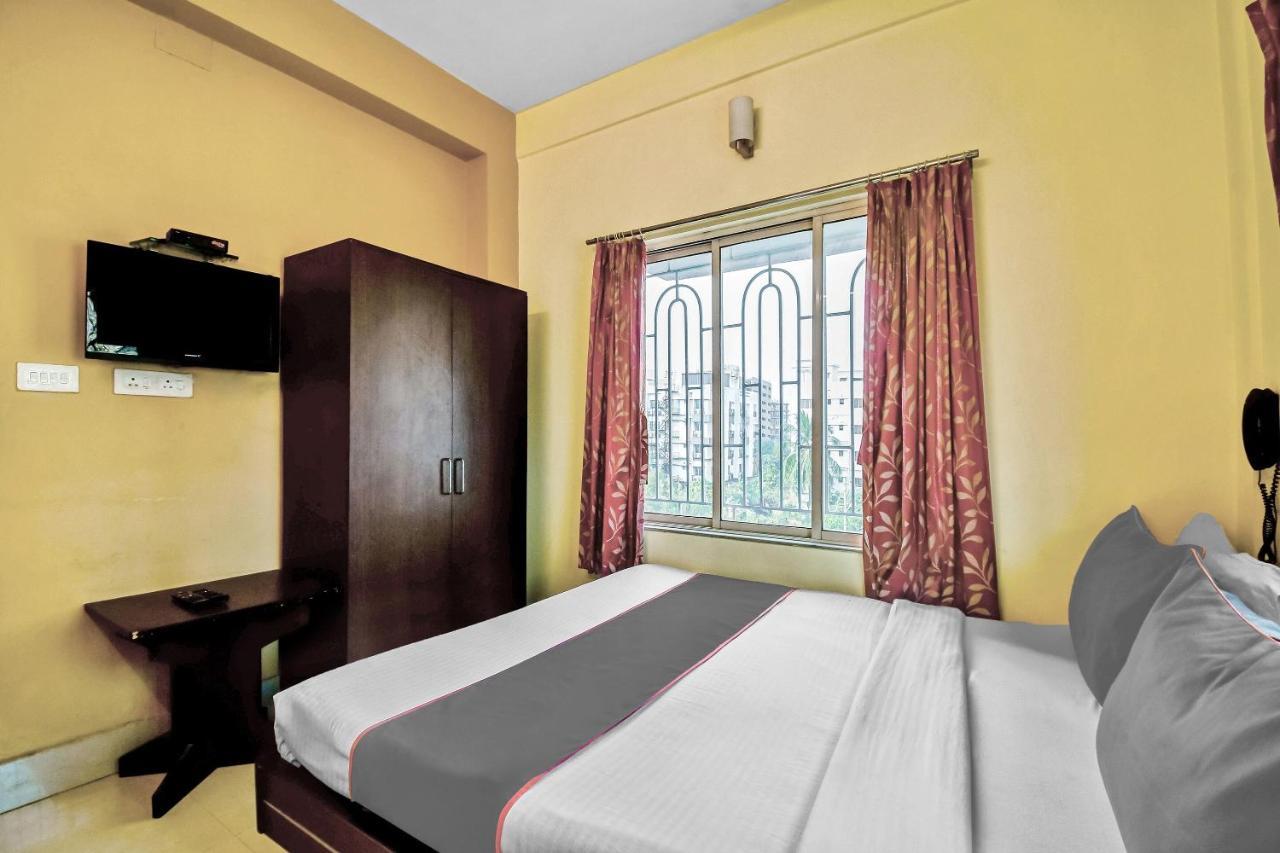 Capital O Kabita Guest House Near Acropolis Mall Calcutta Exteriör bild