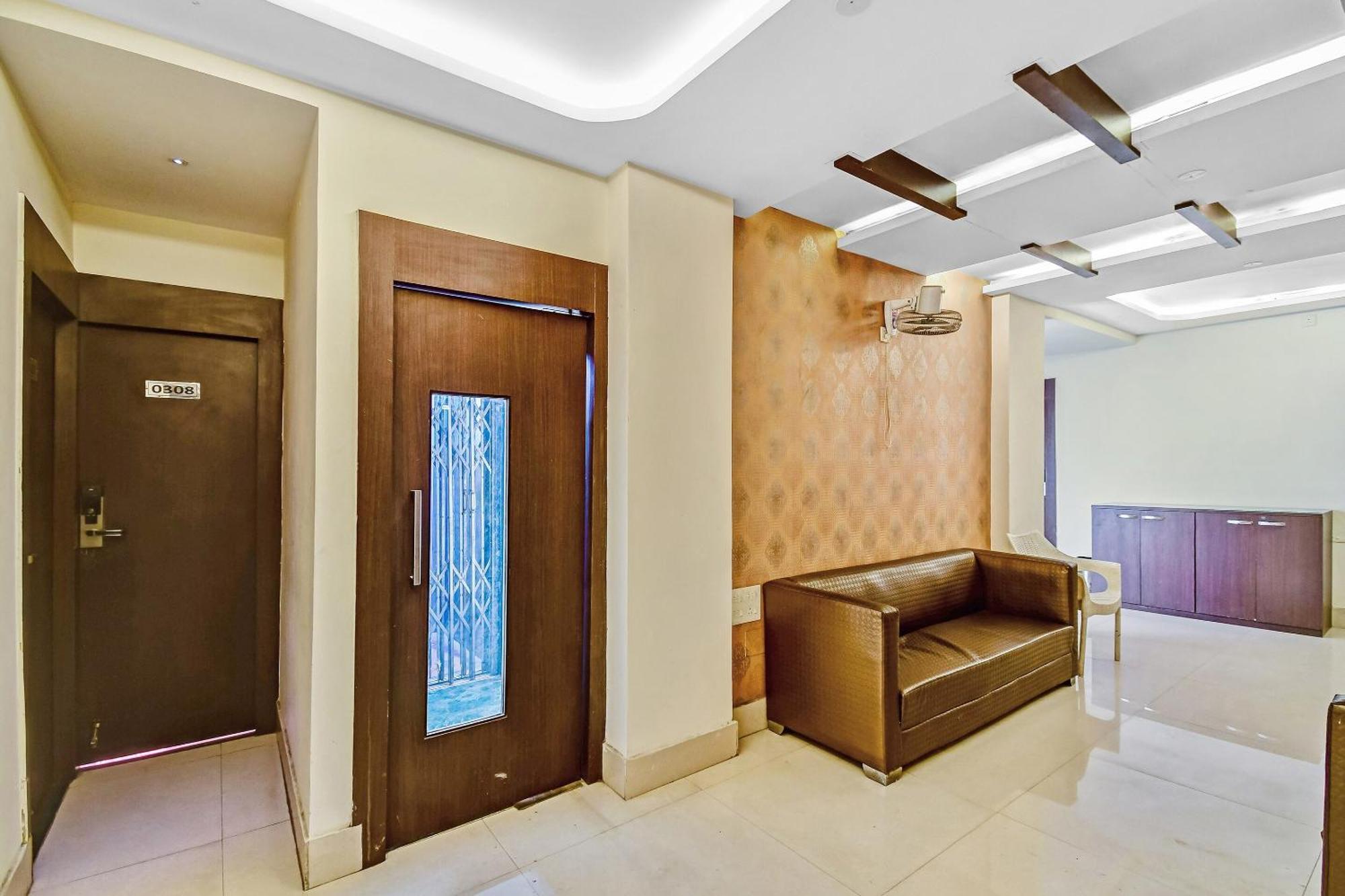 Capital O Kabita Guest House Near Acropolis Mall Calcutta Exteriör bild