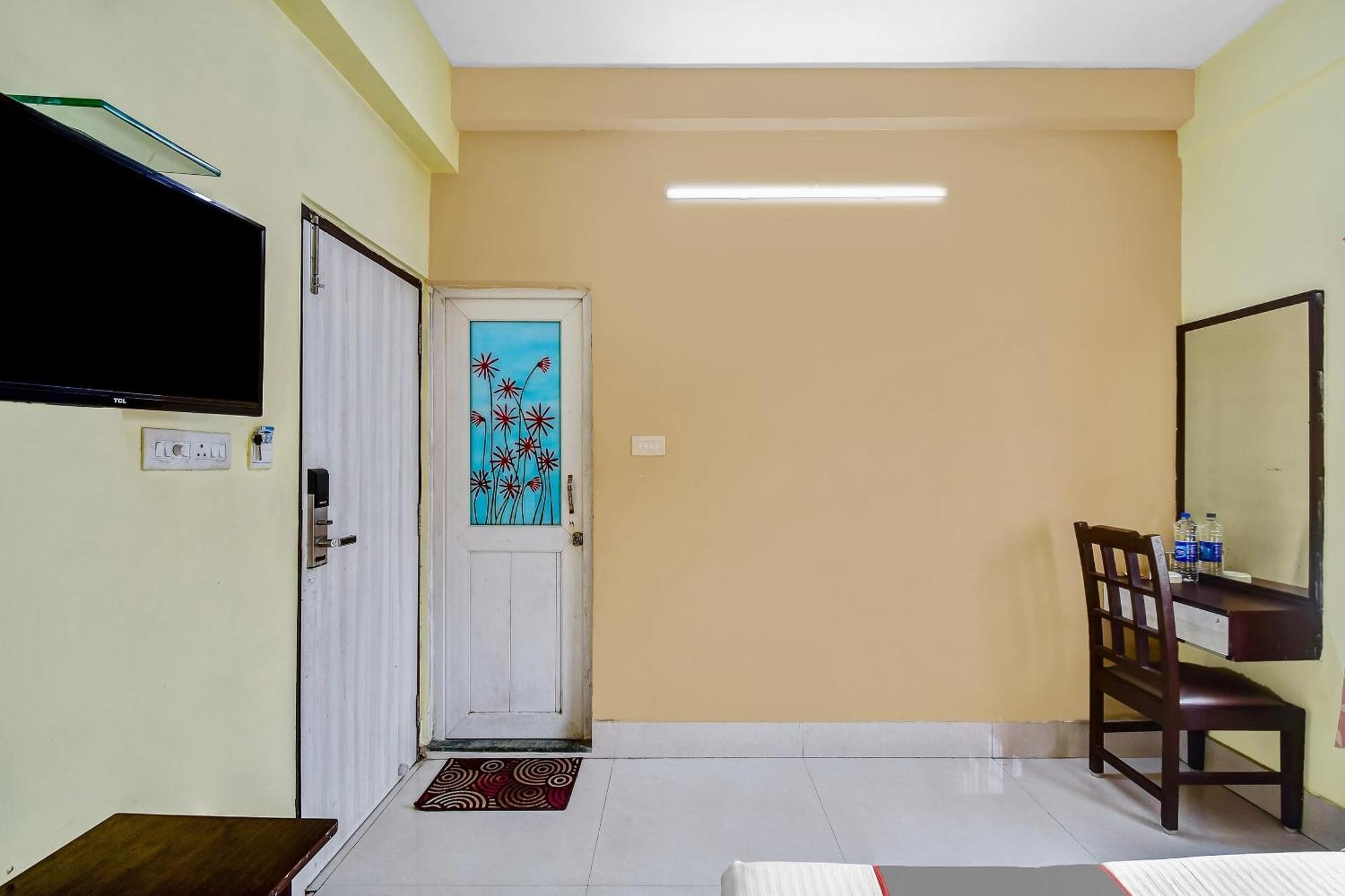 Capital O Kabita Guest House Near Acropolis Mall Calcutta Exteriör bild